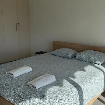 Unique Center Rooms, 150m From Chabad Lubavitch Apartment Larnaca