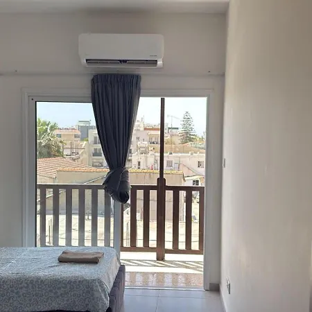 Apartment Unique Center Rooms, 150m From Chabad Lubavitch Larnaca