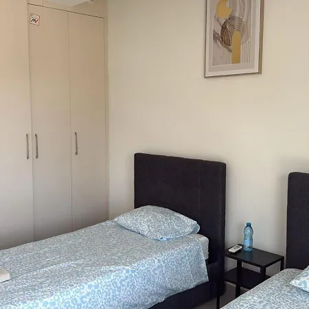 Unique Center Rooms, 150m From Chabad Lubavitch Lägenhet Larnaca