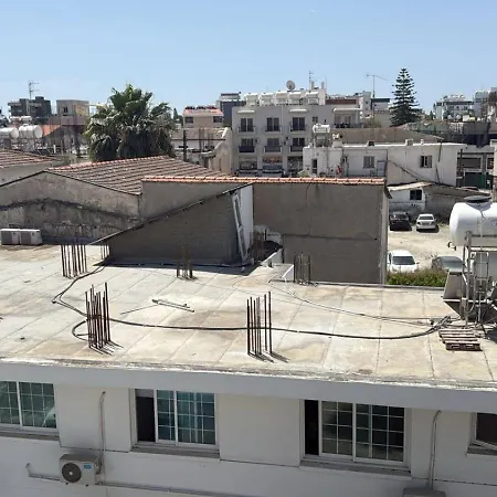 Unique Center Rooms, 150m From Chabad Lubavitch Daire Larnaca